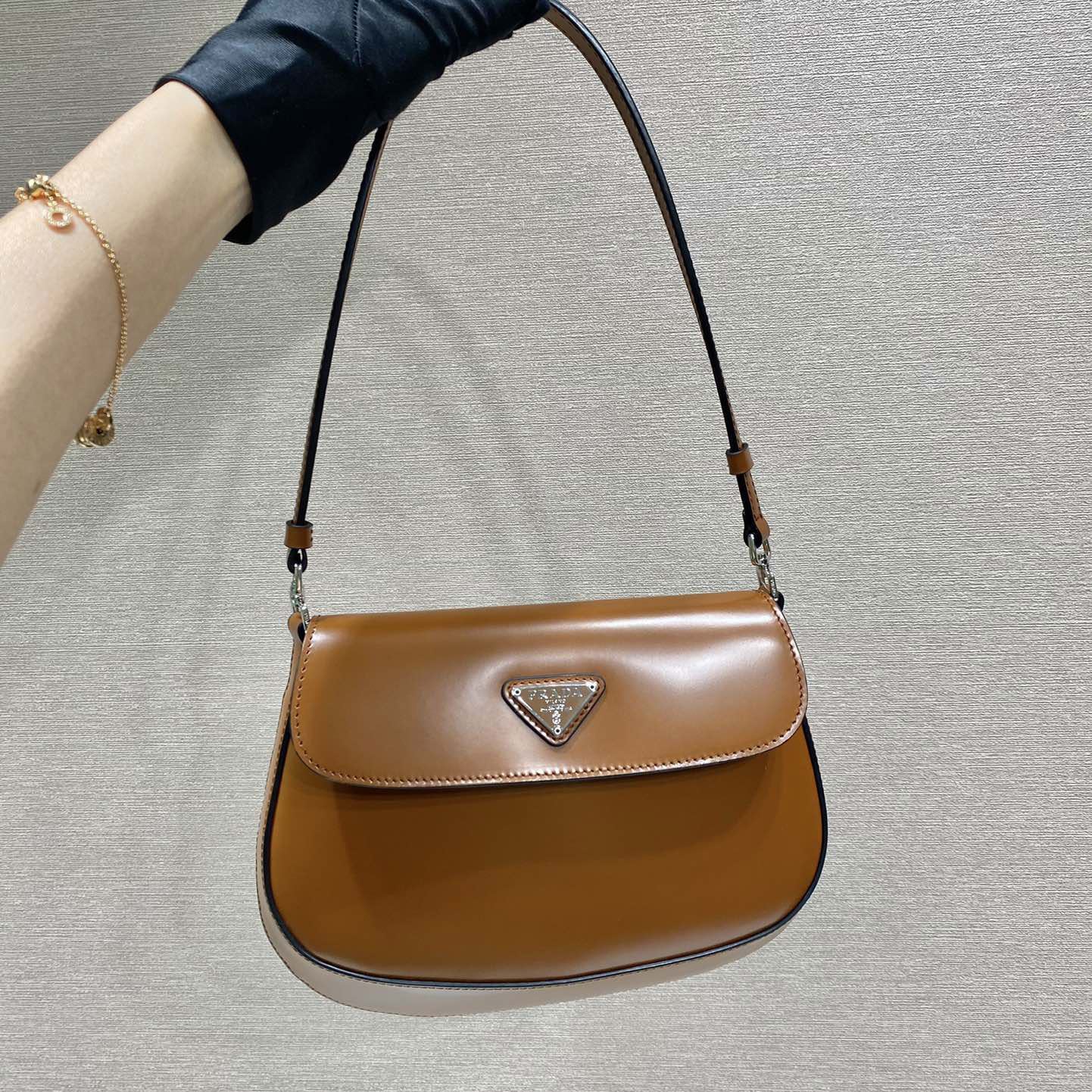 Pra*a top handle bags